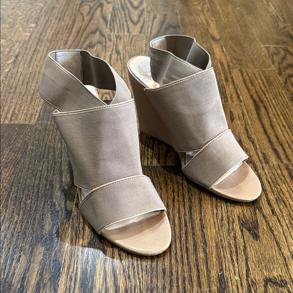 Vince Camuto Brown Elastic Madalisa Wedge Slingback Sandal Peep Toe 9.0